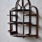 Etagère en rotin vintage rétro années 60 chambre d'enfant bibliothèque bohème gipsy chic kid shelves rattan furniture sixties midcentury