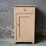 Guéridon en bois console vintage table de nuit mobilier de ferme en bois rustique patiné déco bohème