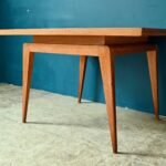 Table à repas reconstruction en chêne france 1950 design bohème midcentury