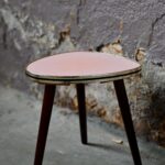 Table tripode vintage porte plante rose  triangulaire médiator