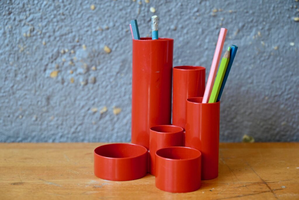 Pot à crayons vintage  rouge space age design accessoire bureau
