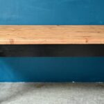Grande table bistrot ou de ferme en bois massif pieds noirs bohème rustique