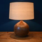 Lampe pied boule en grès ancienne déco bohème campagne chic et wabi sabi