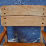 Chaise ou petit fauteuil enfant vintage bois massif rustique bohème campagne