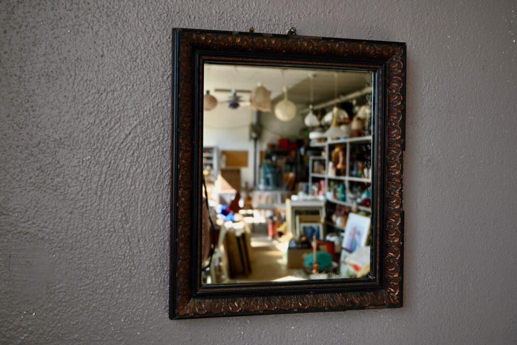 Miroir noir & or Luc Miroir noir & or Luc