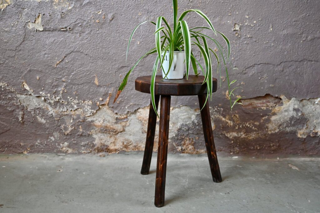 Tabouret tripode de ferme Tabouret tripode de ferme