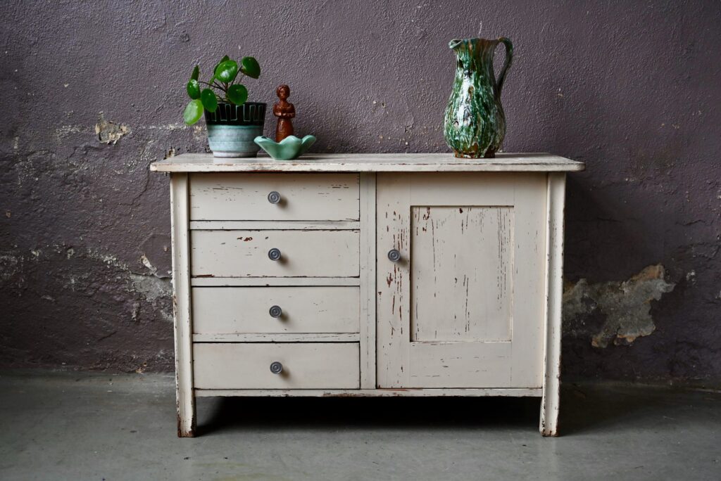 Commode ancienne buffet parisien années 20 patinée vieux rose bohème 