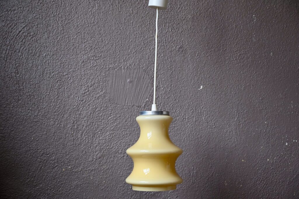 Suspension en verre opalin couleur crème Suspension en verre opalin couleur crème
