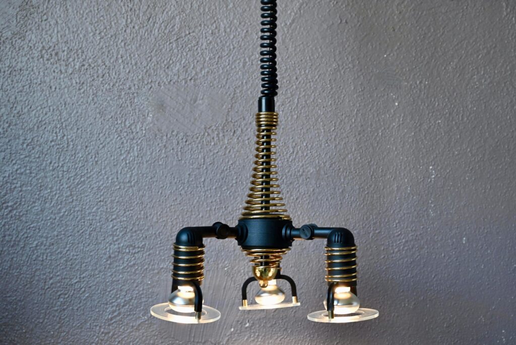 Suspension noir et or Youri Suspension noir et or Youri