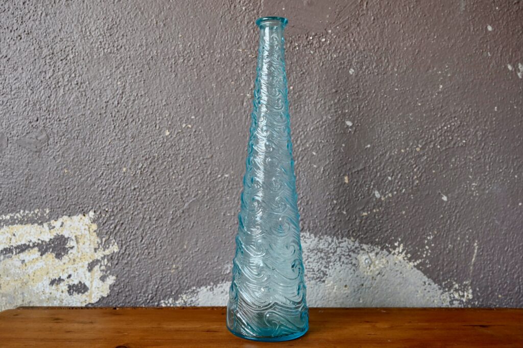 Bouteille bleue en verre d’Empoli Bouteille bleue en verre d’Empoli