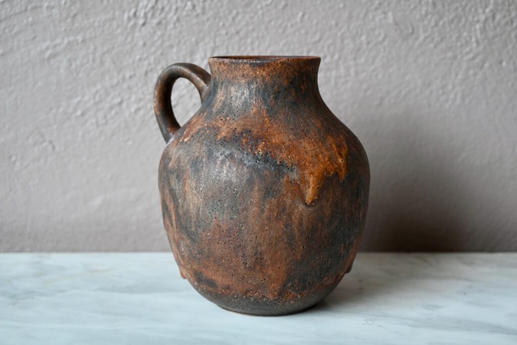 Vase pichet Brutaliste Vase pichet Brutaliste