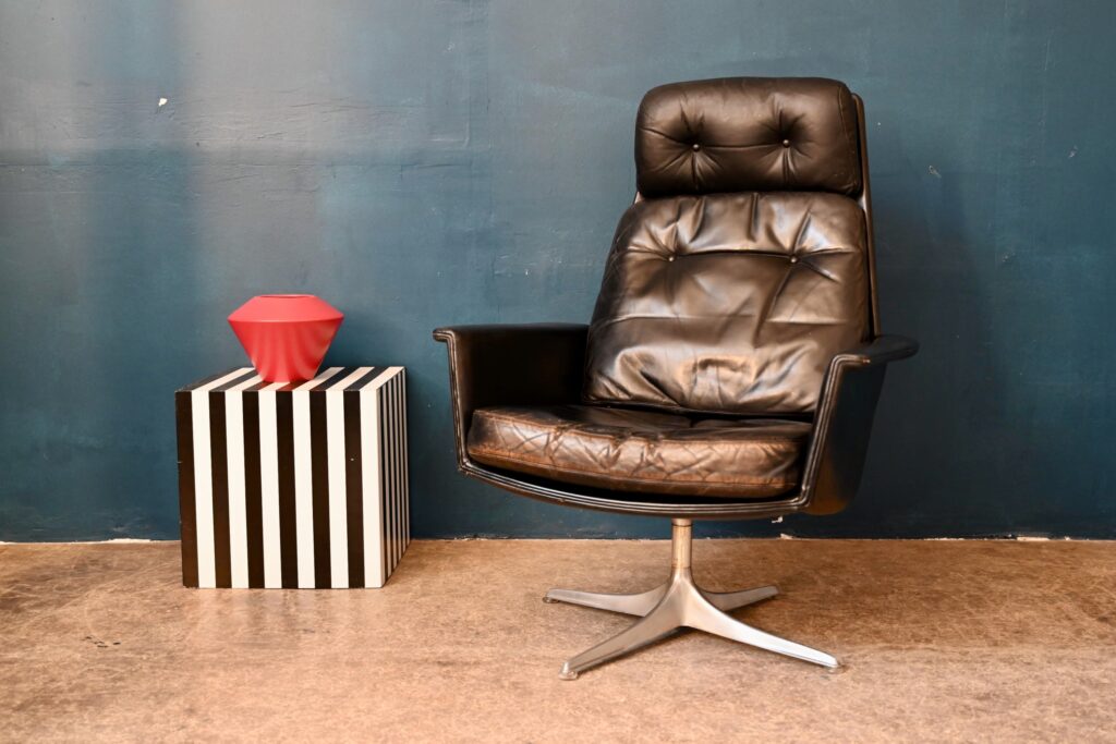 Fauteuil en cuir pivotant en cuir Sedia de Horst Brüning pour Cor Fauteuil en cuir pivotant en cuir Sedia de Horst Brüning pour Cor