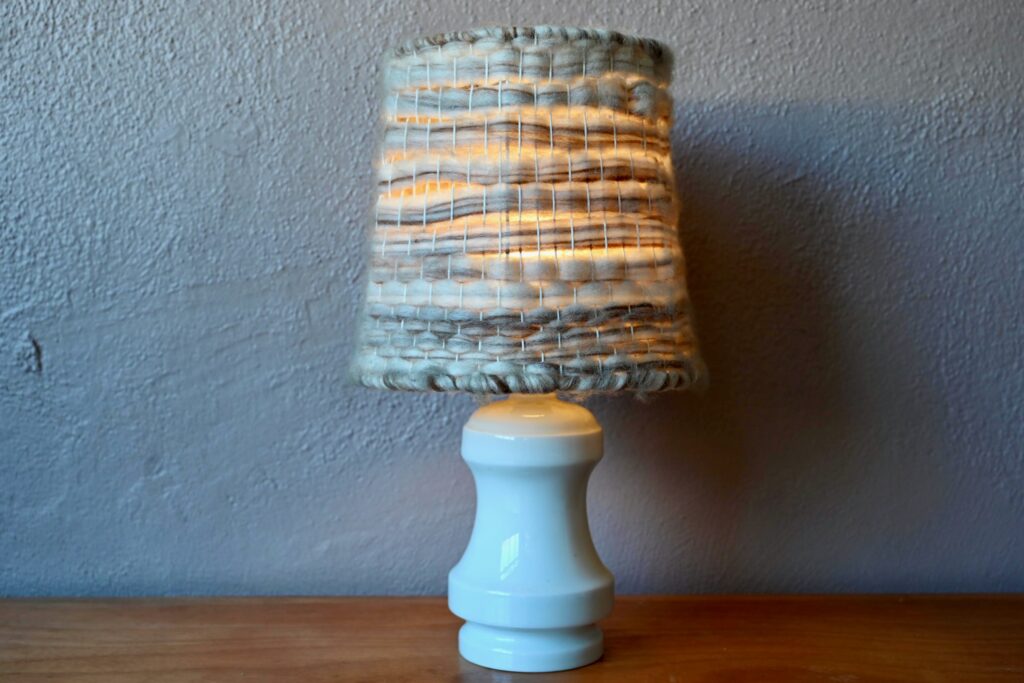 Lampe de table en porcelaine de Virebent Lampe de table en porcelaine de Virebent