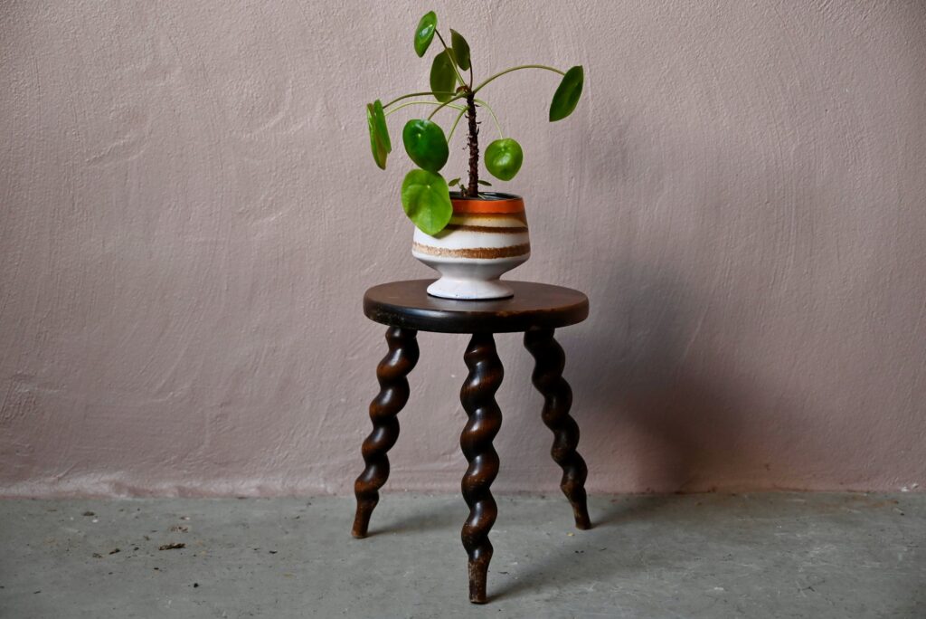 Tabouret de ferme tripode Horace Tabouret de ferme tripode Horace