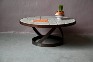 Table basse brutaliste Rosa