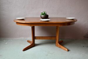Table scandinave en chêne Jenna, table à manger, table scandinave années 60, table scandinave à rallonges, table ovale à rallonge, table ovale scandinave, grande table en bois, table design scandinave années 70, table à rallonge scandinave