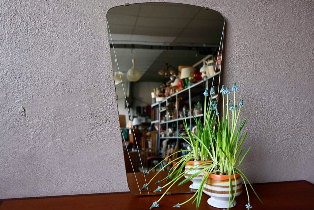 Miroir rétroviseur Esteban, miroir rétroviseur, très grand miroir rétro, miroir années 70 vintage, grand miroir ancien, collection miroir ancien, grand miroir bohème, grand miroir biseauté, déco murale années 50, miroir midcentury