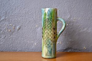 Cruche Maurice, cruche à eau, cruche à eau vintage, cruche céramique, cruche vintage, grande cruche vintage, carafe à eau vintage, céramique colorée, céramique poisson, céramique vintage bleu, céramique vintage bohème, pichet céramique vintage, vase céramique vintage