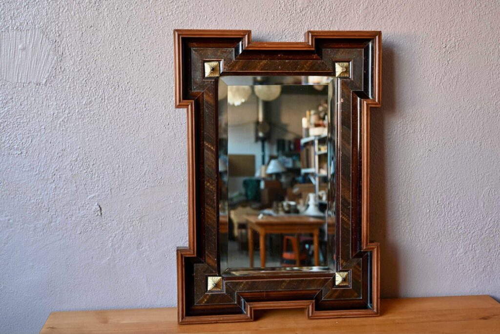 Miroir Art Déco Lionel, collection miroir, collection miroir ancien, déco miroir ancien, grand miroir biseauté, grand miroir bohème, grand miroir vintage, miroir art déco, miroir art déco en bois, miroir bohème ancien, miroir bohème décoration murale, miroir bohème france, miroir bohème patiné, déco bohème années 60, déco bohème en bois, déco bohème rétro