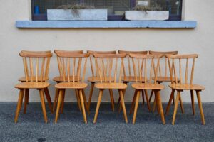Série de chaises bistrot Poppie, chaise scandinave design, chaise scandinave, chaise bois pieds compas, chaise pieds compas, chaise années 70, 1950 mobilier vintage, conseil restauration mobilier vintage, design midcentury mobilier architecte, design mobilier années 50, Chaise Bistrot, grande série de chaise vintage, grande série de chaises bistrot, grande série de chaises indus, grande série de chaises vintage, série de chaises scandinaves, série de chaises vintage restaurant