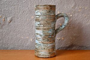 Carafe en terre cuite Souad, cruche à eau, cruche à eau vintage, cruche céramique, cruche vintage, grande cruche vintage, carafe à eau vintage, céramique colorée, céramique poisson, céramique vintage bleu, céramique vintage bohème, pichet céramique vintage, vase céramique vintage