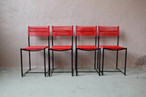 Chaises Spaghetti de Giandomenico Belotti pour Alias Italy, chaise design italien, chaise design iconique, chaise design vintage, chaise empilage design, chaise iconique design, chaise design midcentury, design années 80, chaise vintage design italien, design italien, design italien memphis, chaises spagetti
