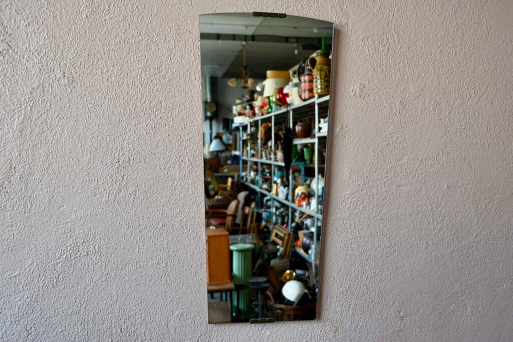 Miroir rétroviseur Amédée, miroir mural vintage, miroir sans cadre, miroir vintage mural, miroir design, miroir en laiton, miroir laiton, miroir allongé vintage, miroir mural, miroir rétroviseur, très grand miroir rétro, miroir rétroviseur doré, miroir midcentury, déco murale, déco murale années 50, déco murale rétro, déco murale vintage