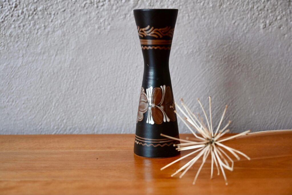 Vase diabolo hongrois, vase diabolo, vase céramique, vase terre cuite, vase en céramique, vase noir, vase art populaire, vase céramique vintage, petit vase bohème, vase bohème, vase boule art déco, vase années 60 design