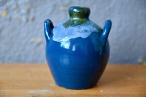 Vase Art Nouveau Léon Pointu 177, vase art nouveau, vase céramique, vase en grès, céramique art nouveau, petit vase déco, vase style grec, vase céramique vintage, pointu céramique, déco céramique art déco, art nouveau, vase bleu art nouveau, céramique france