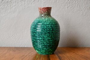 Vase moucheté vert des Potiers d'Accolay, vase céramique, vase céramique vintage, vase de sol, vase design, vase émail, vase en céramique, vase céramique 50, design des années 50, céramique accolay, grand vase accolay, les potier accolay, accolay, potier d'accolay, vase accolay, céramique midcentury, grand vase art déco, grand vase vintage