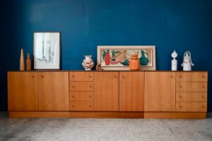 Ensemble modulaire Henrike, meuble de rangement vintage, enfilade basse en bois, meuble des années 70, grande enfilade bois clair, enfilade portes coulissantes, meuble en bois années 60, meuble bois et métal, meuble vintage années 60 enfilade, module space age, enfilade ancienne, enfilade basse, enfilade formica, enfilade meuble hifi, enfilade Hifi vintage, enfilade rétro, très grande enfilade, petite enfilade rétro minimaliste, petite enfilade rétro années 60, enfilade à casiers vintage