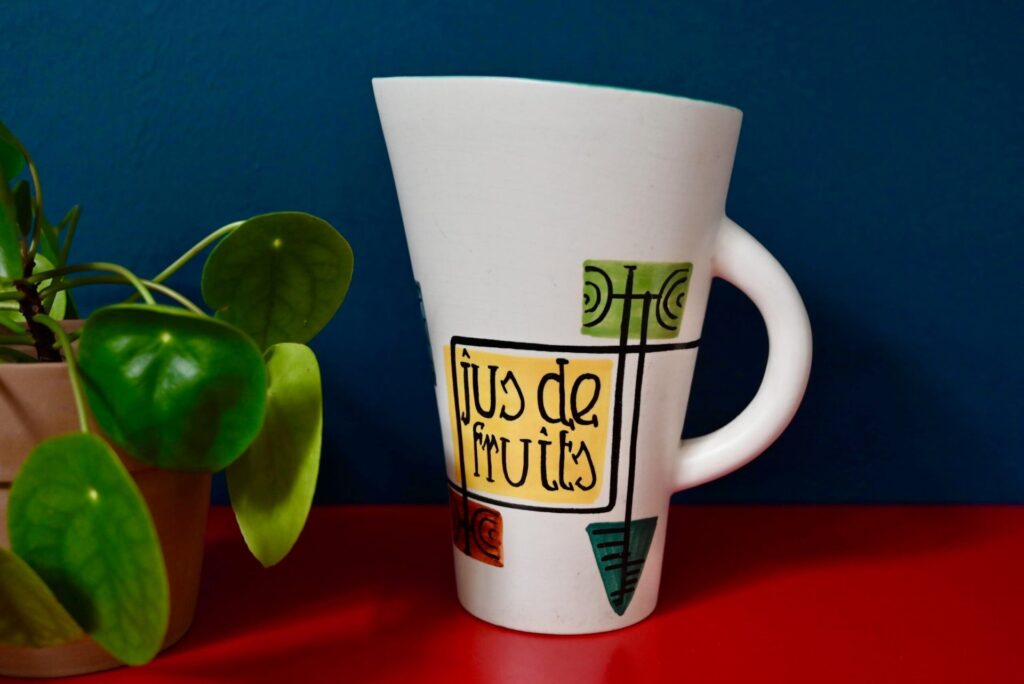 Carafe à jus Elchinger, pichet céramique vintage, pichet en céramique, pichet ancien céramique, design des années 50, design des années 60, pichet vintage, pichet ancien, années 50 design, céramique elchinger, céramique fernand elchinger, collection elchinger, elchinger, elchinger vintage, vase bicolore elchinger, carafe vintage, pichet à eau, pichet à eau céramique, pichet à eau vintage, pichet accolay, pichet céramique, pichet campagne chic