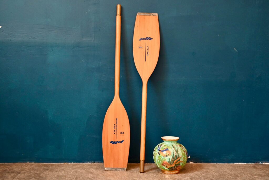 Paire de rames Pilz Isar, paire de rames en bois vintage, bois et métal, bois massif, design des années 50, années 50 design, déco insolite vintage, objet déco année 80, objet déco bohème, objet déco design années 70, objet déco sport vintage, objet déco vintage