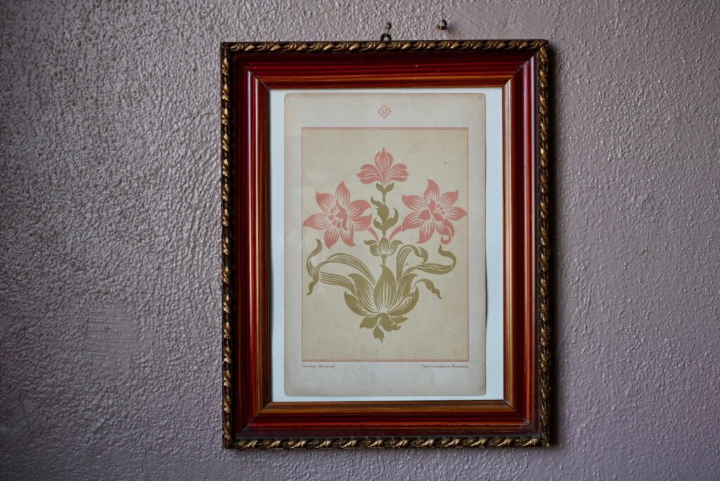 Planche florale Art Déco de Piloty & Loehle, gravure ancienne, bouquet de fleurs, deux tons, style classique, ancienne, affiche pédagogique ancienne, Chromolithographie, tableau ancien, accumulation déco murale tableaux, tableau ancien encadré, tableau bohème, tableau fleurs, tableau signé, tableaux anciens vintage, déco bohème, déco bohème 1900, déco bohème rétro, lot déco bohème, Art Déco, art décoratif, déco ancienne art déco, déco murale art déco