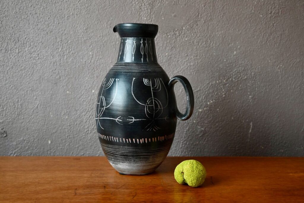Grande céramique de Yvon Roy pour les Ateliers Montgolfier, céramique france, céramique midcentury, gros vase pichet, pichet à eau céramique, pichet ancien, pichet ancien céramique, pichet en céramique, pichet céramique bohème, céramique brutaliste, déco midcentury, céramique 50, céramique 50 france, céramique ancienne, céramique ethnique