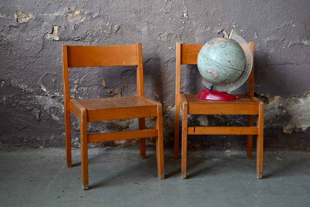Chaise enfant ASS Schulmöbel - Années 60, chaise d'école bois, chaise d'école vintage, chaises d'école vintage indus, chaise design vintage, chaises vintage pour collectivité, chaises en bois vintage, chaise en bois vintage, chaises vintage en bois, chaise enfant années 50, chaise enfant design scandinave, chaise enfant en bois, chaise enfant en bois années 60, chaise enfant scandinave, chaise enfant vintage