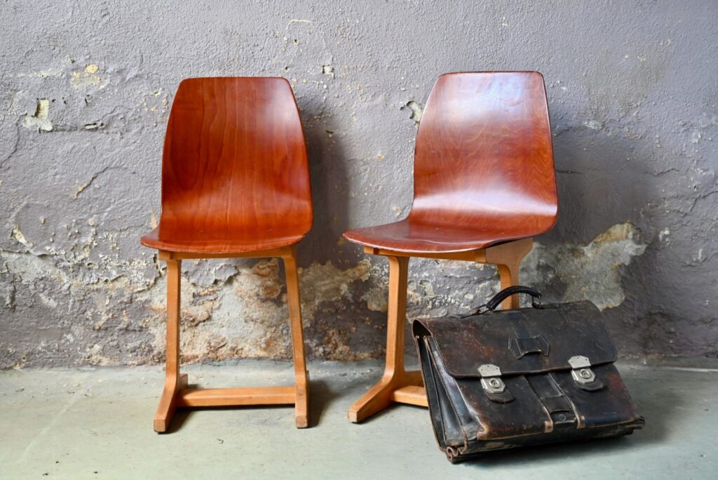 Chaise enfant Pagholz - Années 60, chaise coque vintage, chaise design années 50, chaise design années 60, chaise design vintage, chaises design années 60, chaises vintage design, chaises en bois vintage, chaise en bois vintage, chaise pagholz piétement traineau, chaises pagholz