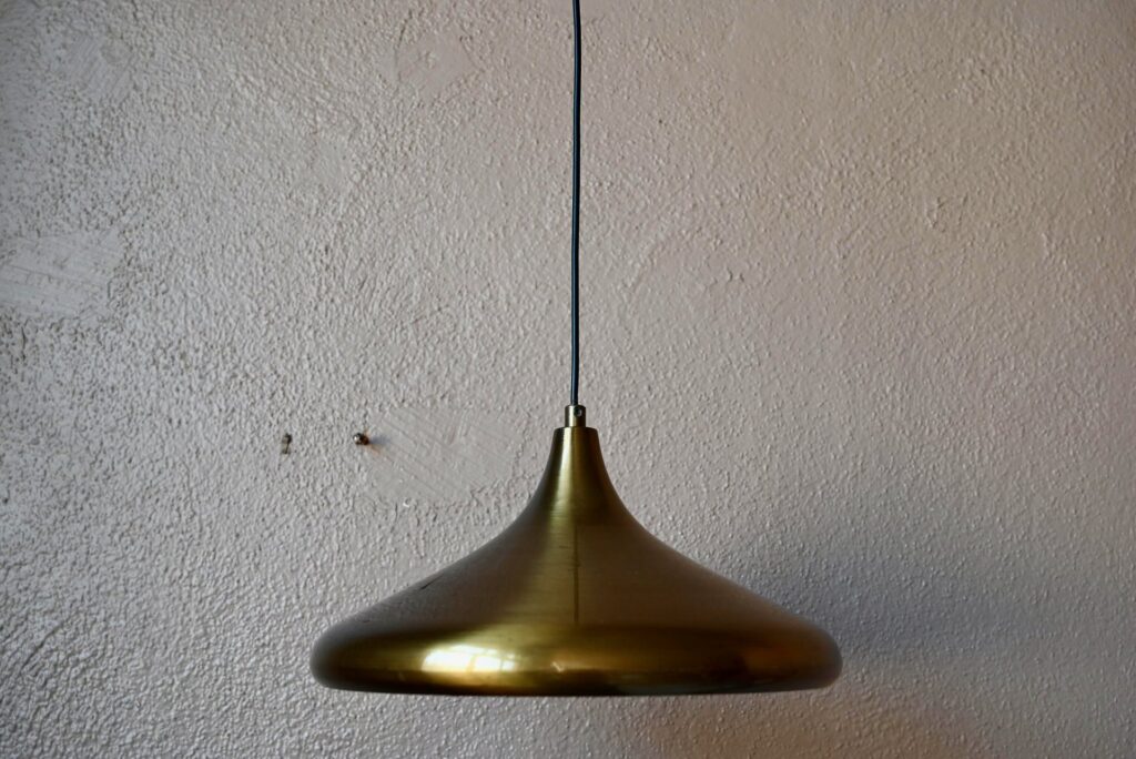 Suspension Space Age - Années 70, luminaire vintage, luminaire scandinave, luminaire midcentury, suspension design scandinave, luminaire design, design des années 60, luminaire vintage années 70, luminaire style scandinave, lampe champignon, lampe space age, suspension spage age, plafonnier ancien années 70, plafonnier design vintage, plafonnier vintage space age, plafonnier space age