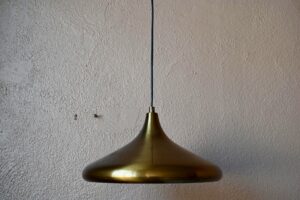 Suspension Space Age - Années 70, luminaire vintage, luminaire scandinave, luminaire midcentury, suspension design scandinave, luminaire design, design des années 60, luminaire vintage années 70, luminaire style scandinave, lampe champignon, lampe space age, suspension spage age, plafonnier ancien années 70, plafonnier design vintage, plafonnier vintage space age, plafonnier space age
