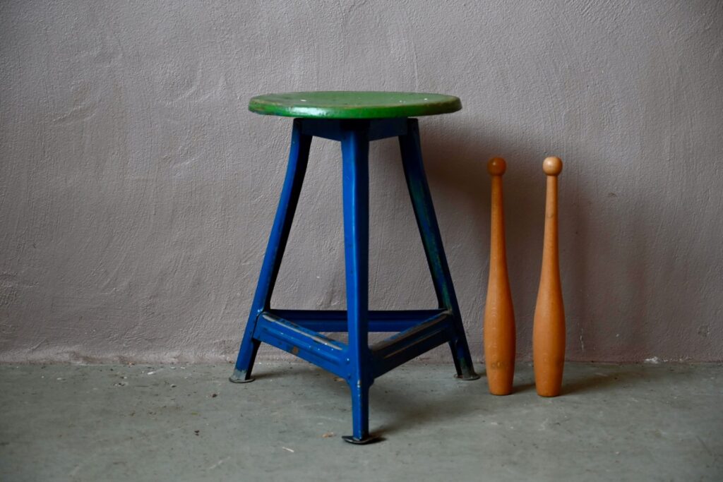 Tabouret d'atelier industriel Germain - Années 50, tabouret d'atelier vintage, tabouret industriel, tabouret atelier, tabouret métal et bois, tabouret bois et métal, tabouret vintage indus, tabouret usine vintage, tabouret style usine, déco indus, déco indus vintage, déco atelier années 50, tabouret indus ancien, tabouret indus patiné, tabouret indus, style indus, style industriel
