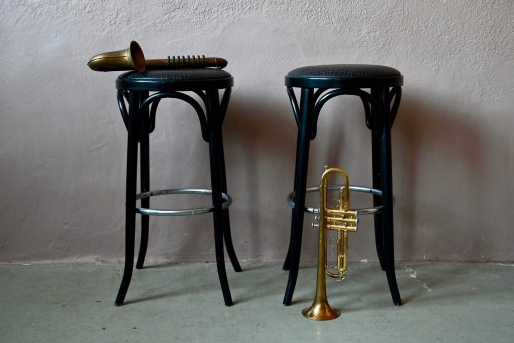 Paire de tabourets de bar noirs - Années 60, paire de tabourets de bar, tabouret de bar, tabouret bois courbé, tabouret thonet, tabouret de bistrot, tabouret en bois vintage, tabourets de bar, style art nouveau, bois courbé, design bois courbé, chaise bois courbé vintage, tabouret ancien, lot de tabouret vintage, tabouret années 60, tabouret bohème, tabouret de bar indus vintage, tabouret de ferme, tabouret design français, tabouret en bois, tabouret vintage en bois