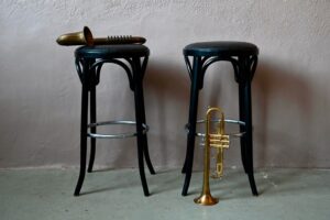 Paire de tabourets de bar noirs - Années 60, paire de tabourets de bar, tabouret de bar, tabouret bois courbé, tabouret thonet, tabouret de bistrot, tabouret en bois vintage, tabourets de bar, style art nouveau, bois courbé, design bois courbé, chaise bois courbé vintage, tabouret ancien, lot de tabouret vintage, tabouret années 60, tabouret bohème, tabouret de bar indus vintage, tabouret de ferme, tabouret design français, tabouret en bois, tabouret vintage en bois